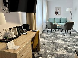 City Hotel