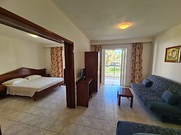 Corali Hotel