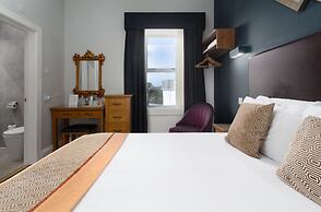 Applewood Hotel