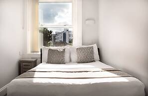Applewood Hotel