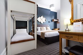 Applewood Hotel