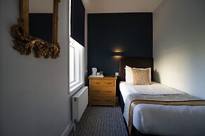 Applewood Hotel