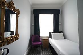 Applewood Hotel