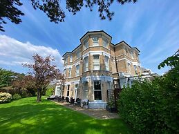 Applewood Hotel