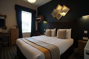 Applewood Hotel