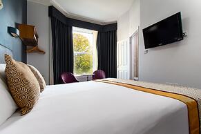 Applewood Hotel
