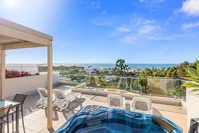 Noosa Crest