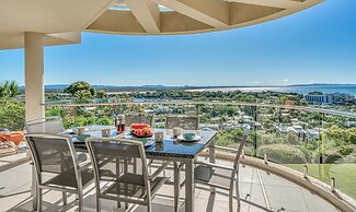 Noosa Crest