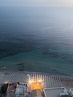Delfino Beach Hotel