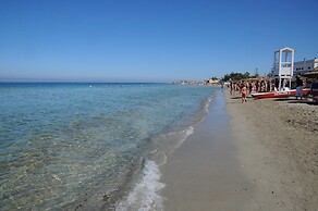 Delfino Beach Hotel