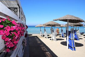 Delfino Beach Hotel