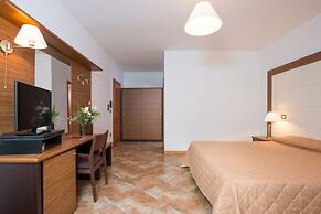 Royal Hotel