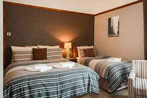 Tanes Hotel