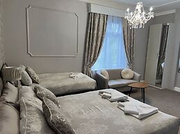Tanes Hotel