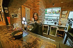 Sir Toby's Hostel