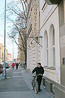 Sir Toby's Hostel