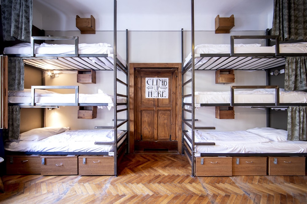 Sir Toby's Hostel