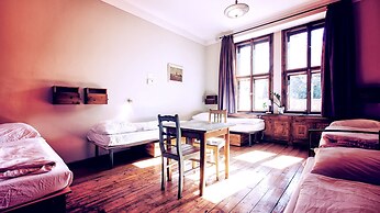 Sir Toby's Hostel