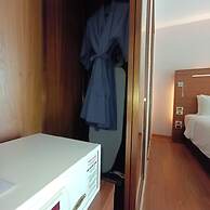 Sacha's Hotel Uno