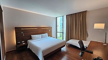 Sacha's Hotel Uno