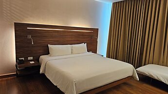 Sacha's Hotel Uno