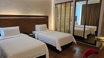 Sacha's Hotel Uno