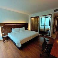 Sacha's Hotel Uno