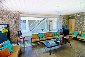 Baan Bayan Beach Hotel
