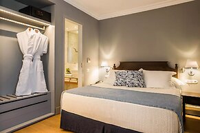 Aenos Hotel