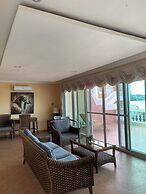Breakfast At Monaco