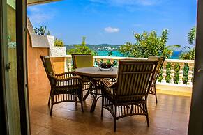 Breakfast At Monaco
