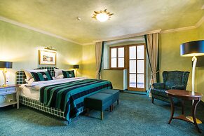 Schlosshotel Weyberhöfe