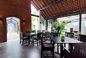 R Mar Resort and Spa