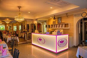 Orchid Hotel and Spa Kalim Bay