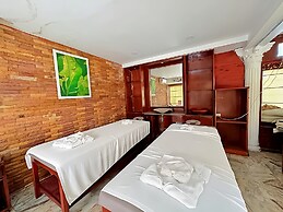 Orchid Hotel and Spa Kalim Bay