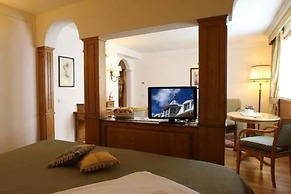 Alpen Suite Hotel