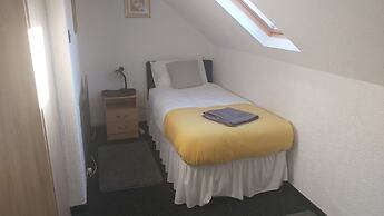 OYO Tudor Lodge - Redcar Beach