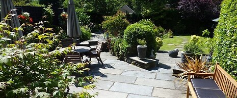 The Willowsmere - Adults Only