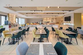 Expo Tower Hotel by Mellow Mood Hotels