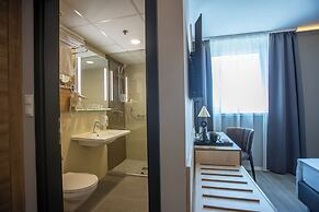 Expo Tower Hotel by Mellow Mood Hotels