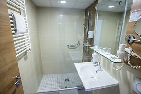 Expo Tower Hotel by Mellow Mood Hotels