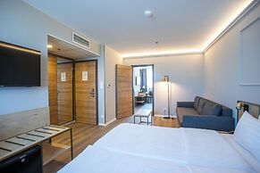 Expo Tower Hotel by Mellow Mood Hotels