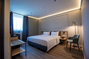 Expo Tower Hotel by Mellow Mood Hotels