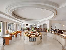 Golden Crown Hotel