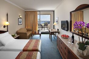 Golden Crown Hotel