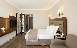 Golden Crown Hotel
