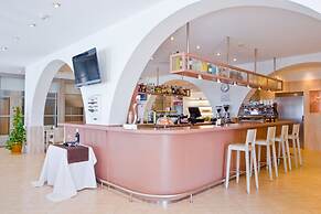 Hotel Jeni & Restaurant