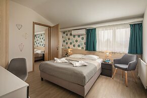 Kristály Hotel