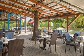 Kristály Hotel