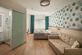 Kristály Hotel